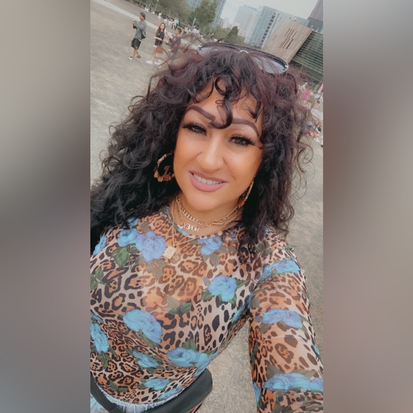 Meet your Posher, Strawberry Stylz - Picture 1 of 3